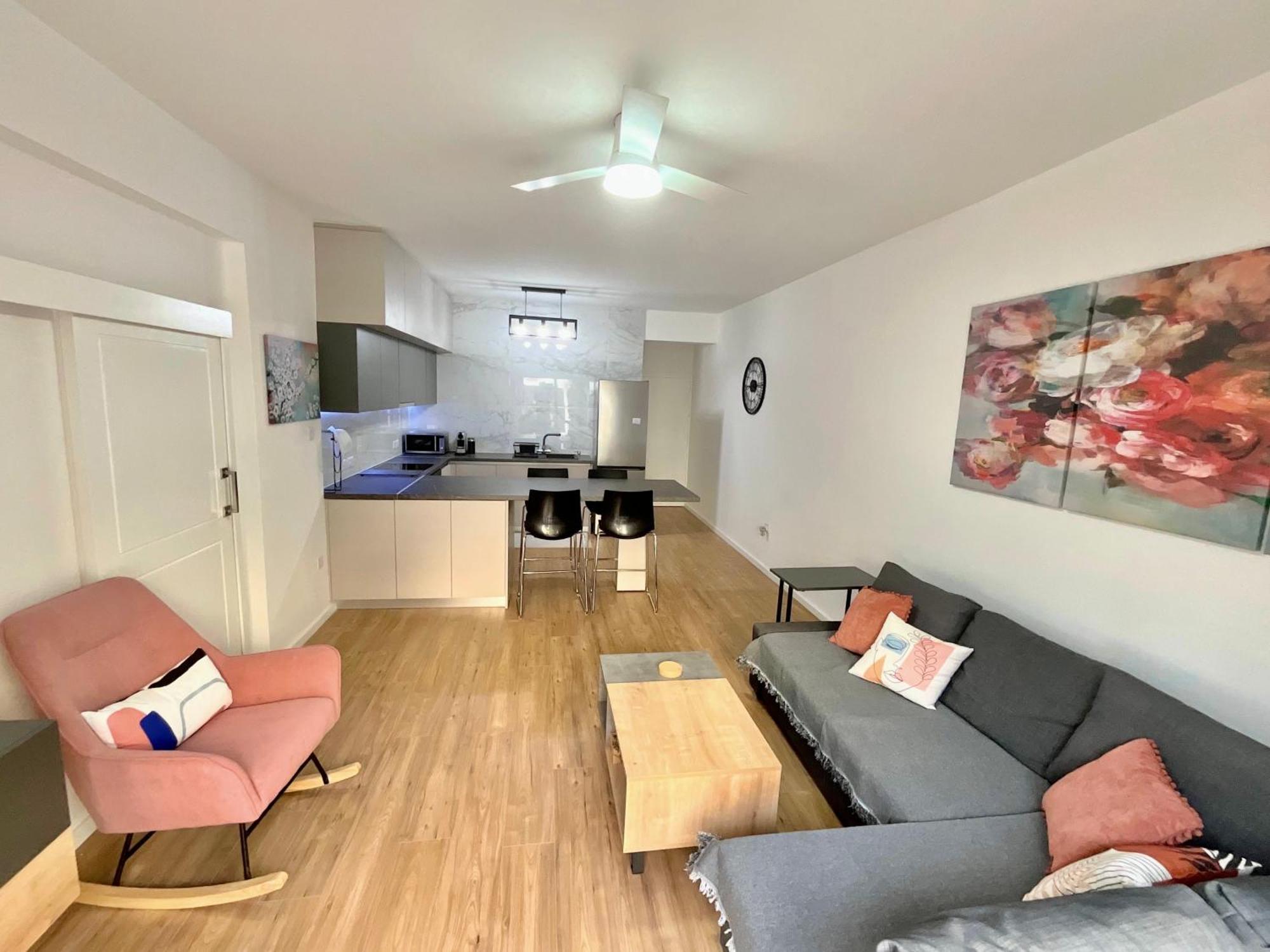 Modern Apartment Near Mckenzie Beach Larnaca Rum bild