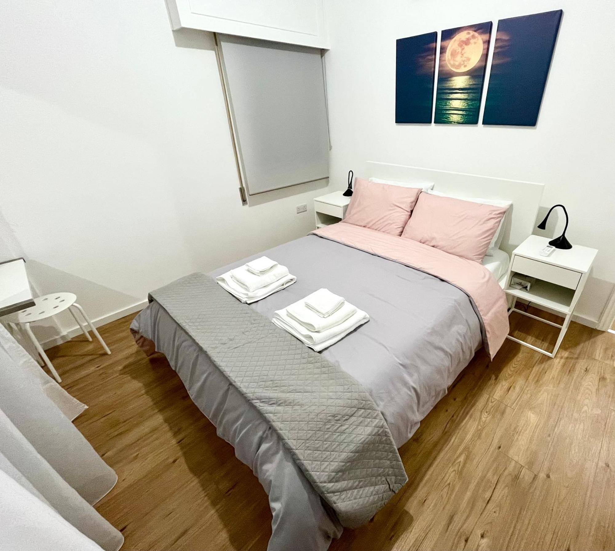 Modern Apartment Near Mckenzie Beach Larnaca Exteriör bild