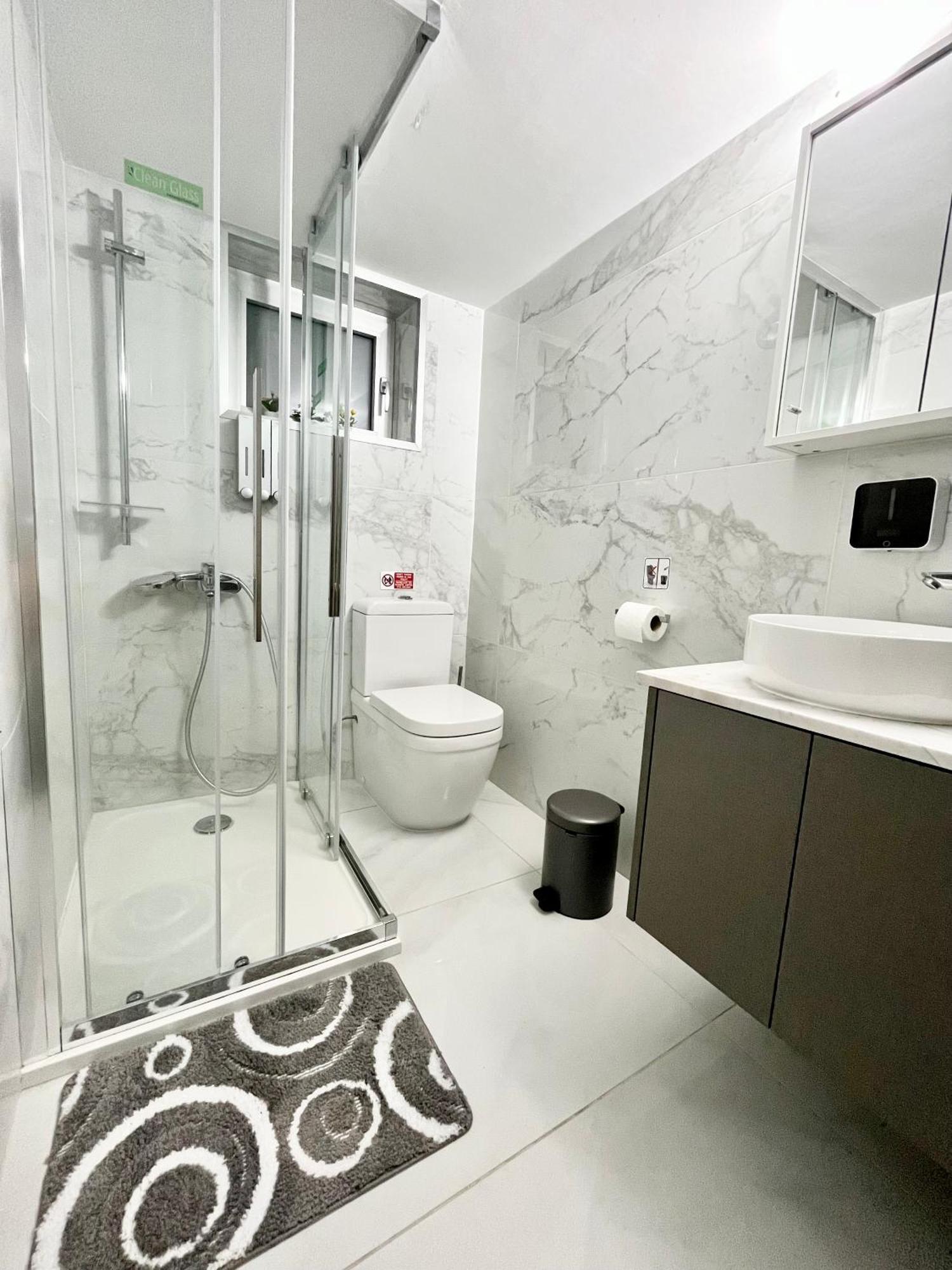 Modern Apartment Near Mckenzie Beach Larnaca Exteriör bild